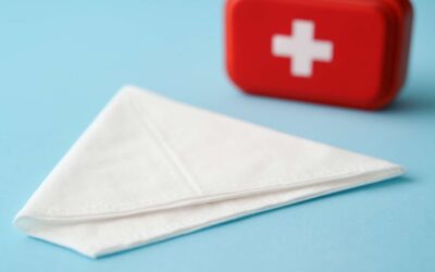 Master the first aid bandage triangle: quick, actionable steps for emergencies.